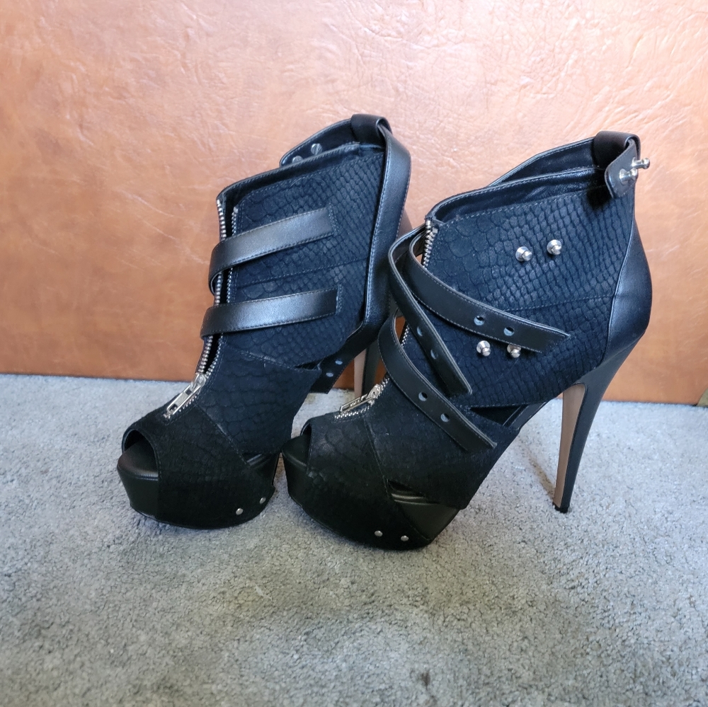 Kate Ferguson heels!